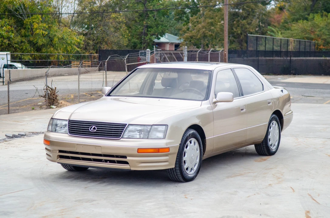 1996 Lexus LS 2nd Gen - Image 9 of 31