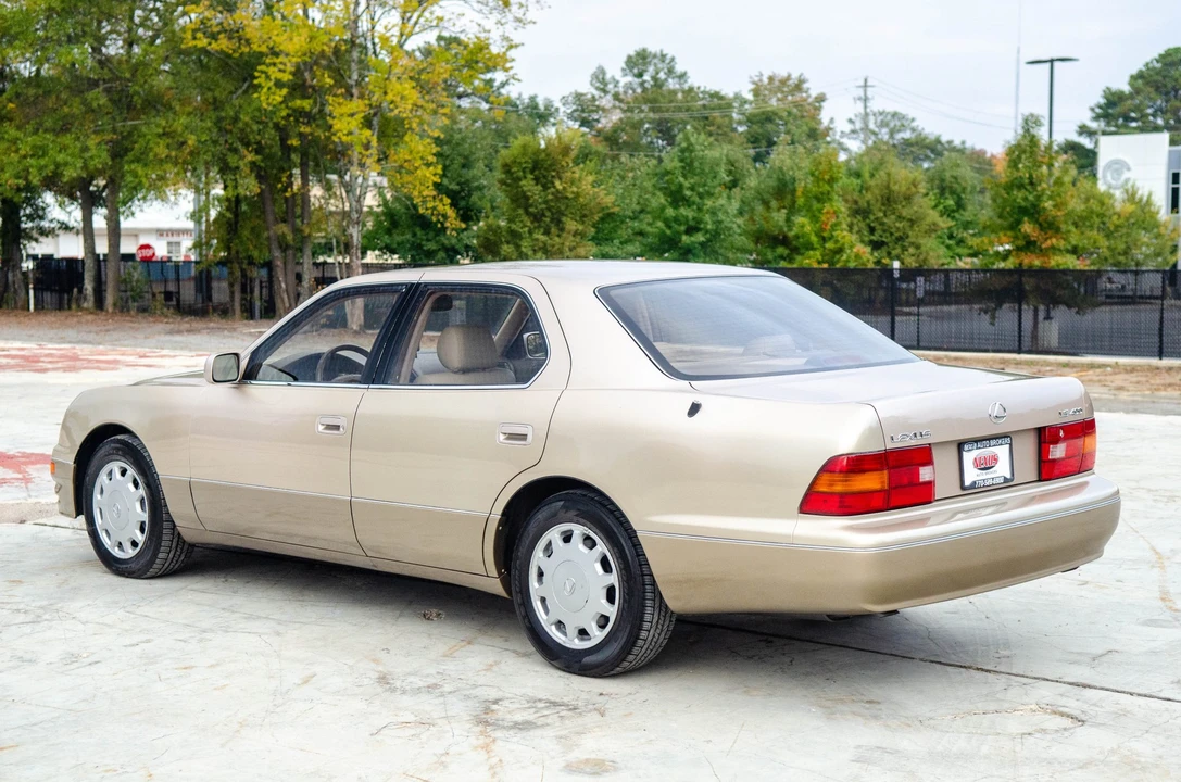 1996 Lexus LS 2nd Gen - Image 20 of 31