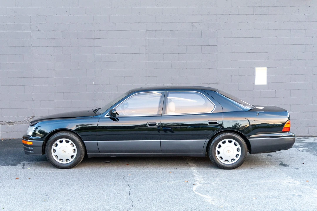 1996 Lexus LS 2nd Gen - Image 27 of 31