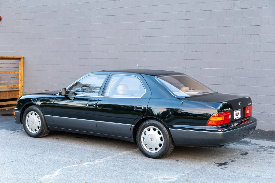 1996 Lexus LS 2nd Gen - Image 25 of 31