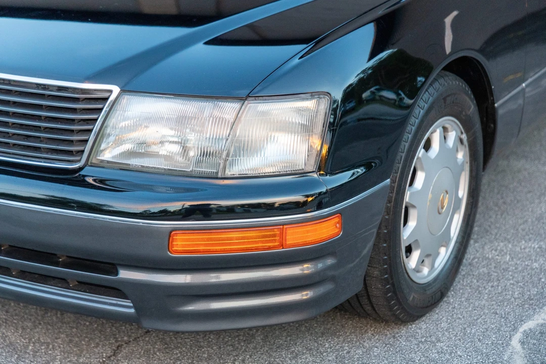 1996 Lexus LS 2nd Gen - Image 29 of 31