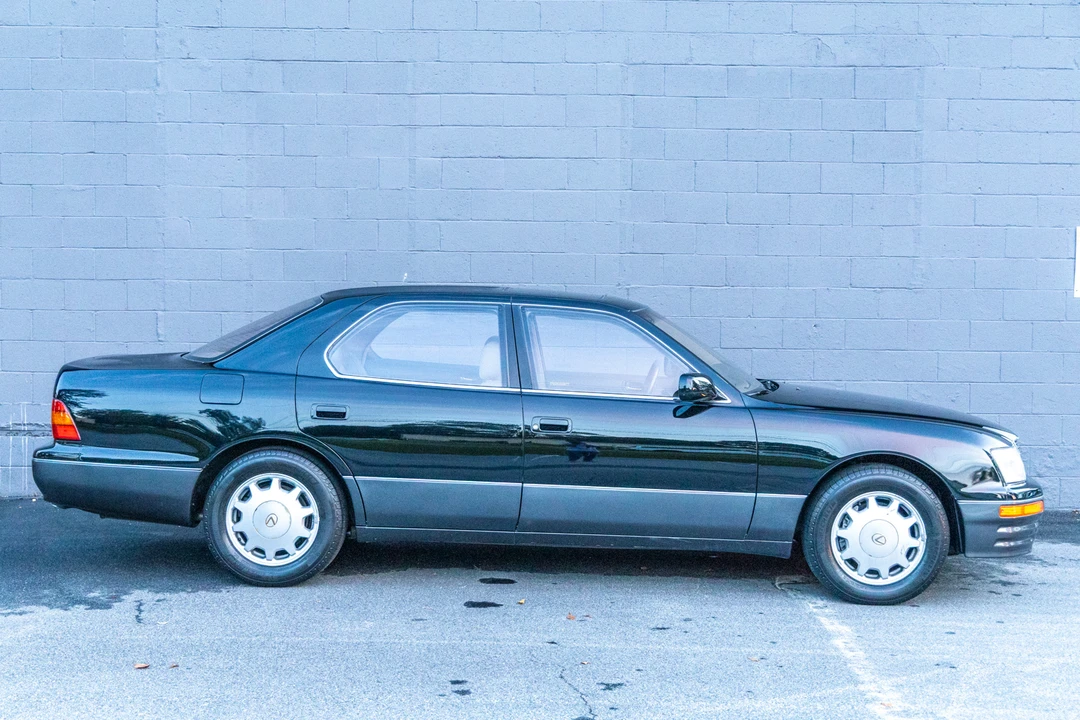 1996 Lexus LS 2nd Gen - Image 14 of 31