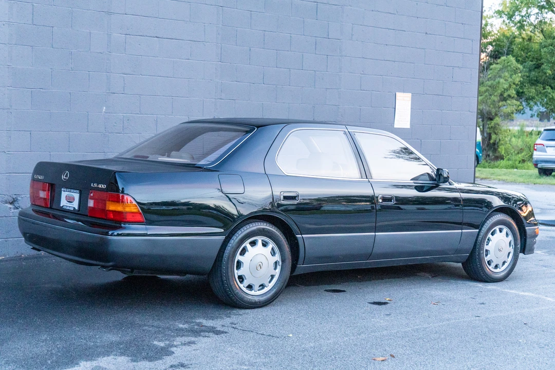 1996 Lexus LS 2nd Gen - Image 16 of 31