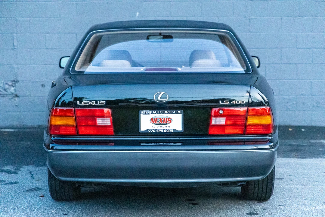 1996 Lexus LS 2nd Gen - Image 21 of 31