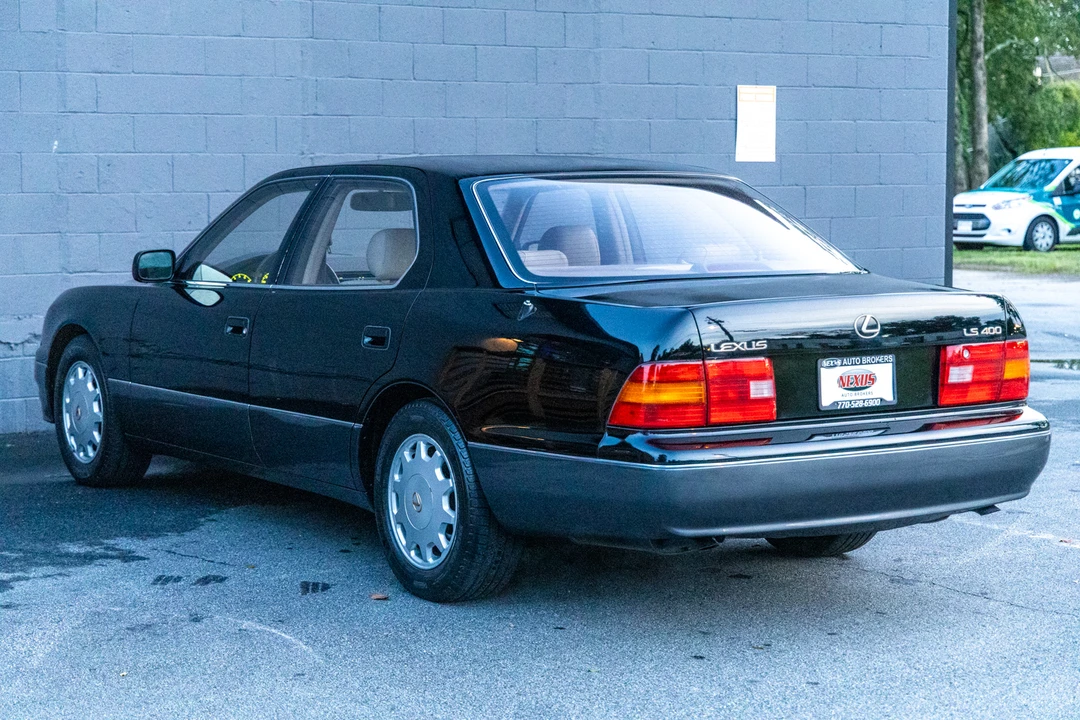 1996 Lexus LS 2nd Gen - Image 24 of 31