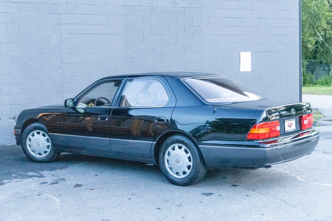 1996 Lexus LS 2nd Gen - Image 26 of 31