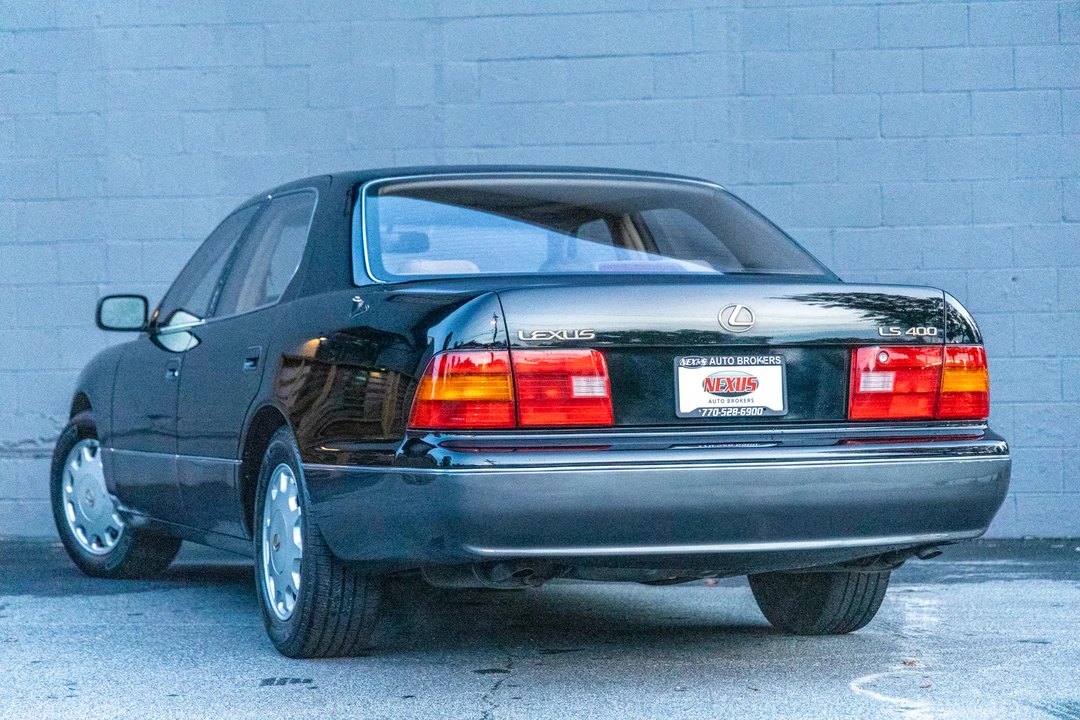 1996 Lexus LS 2nd Gen - Image 22 of 31