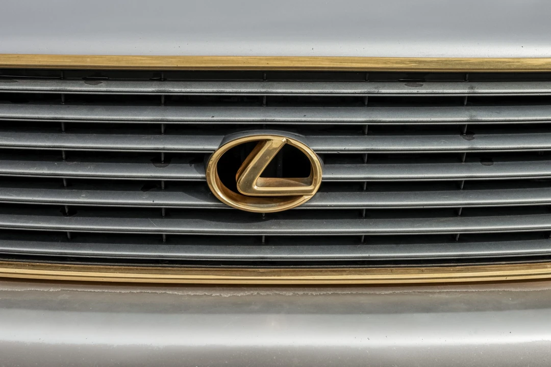 1996 Lexus LS 1st Gen - Image 14 of 31