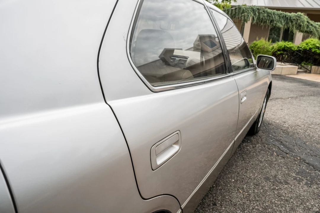 1996 Lexus LS 1st Gen - Image 28 of 31