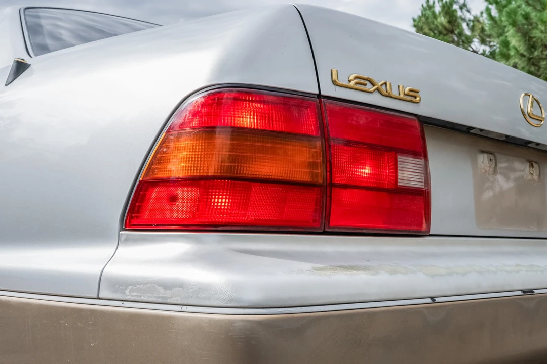 1996 Lexus LS 1st Gen - Image 24 of 31