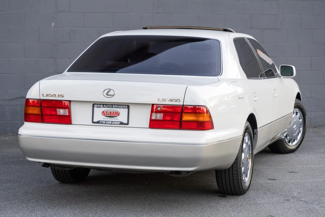 1996 Lexus LS 2nd Gen - Image 22 of 31
