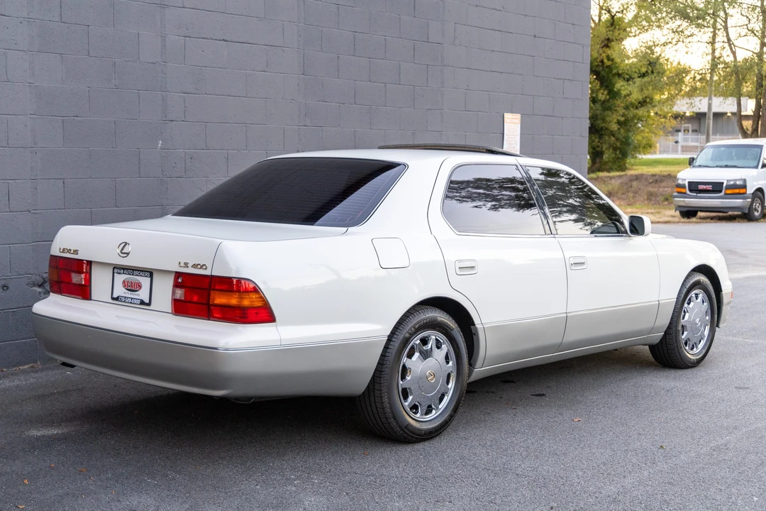 1996 Lexus LS 2nd Gen - Image 18 of 31