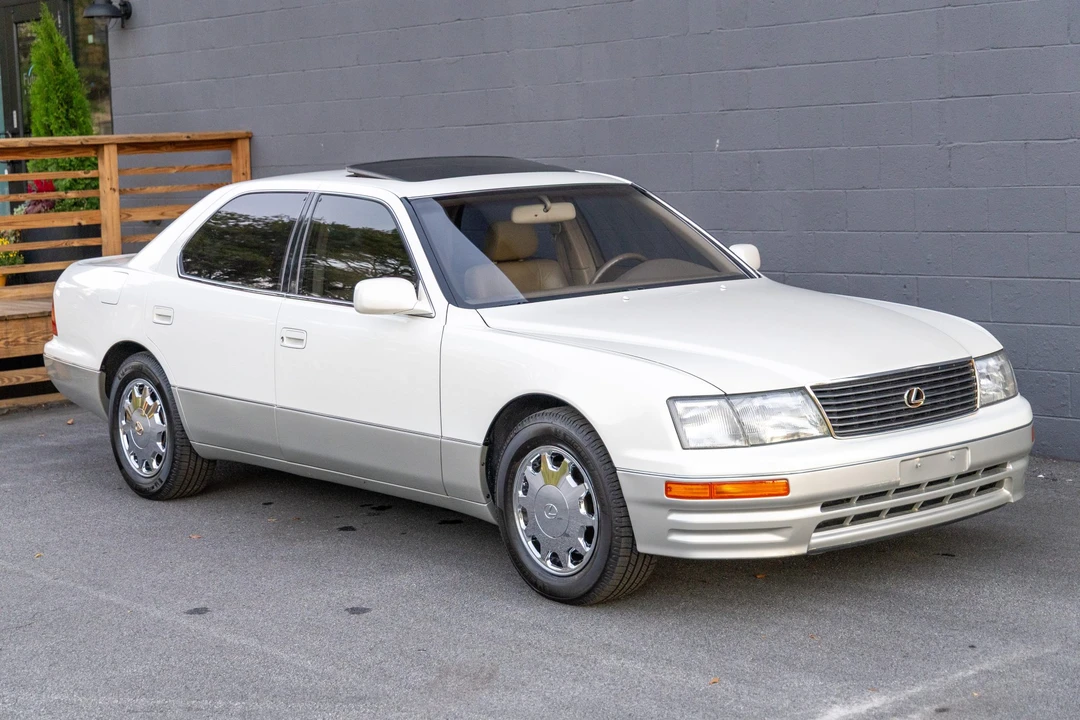 1996 Lexus LS 2nd Gen - Image 16 of 31