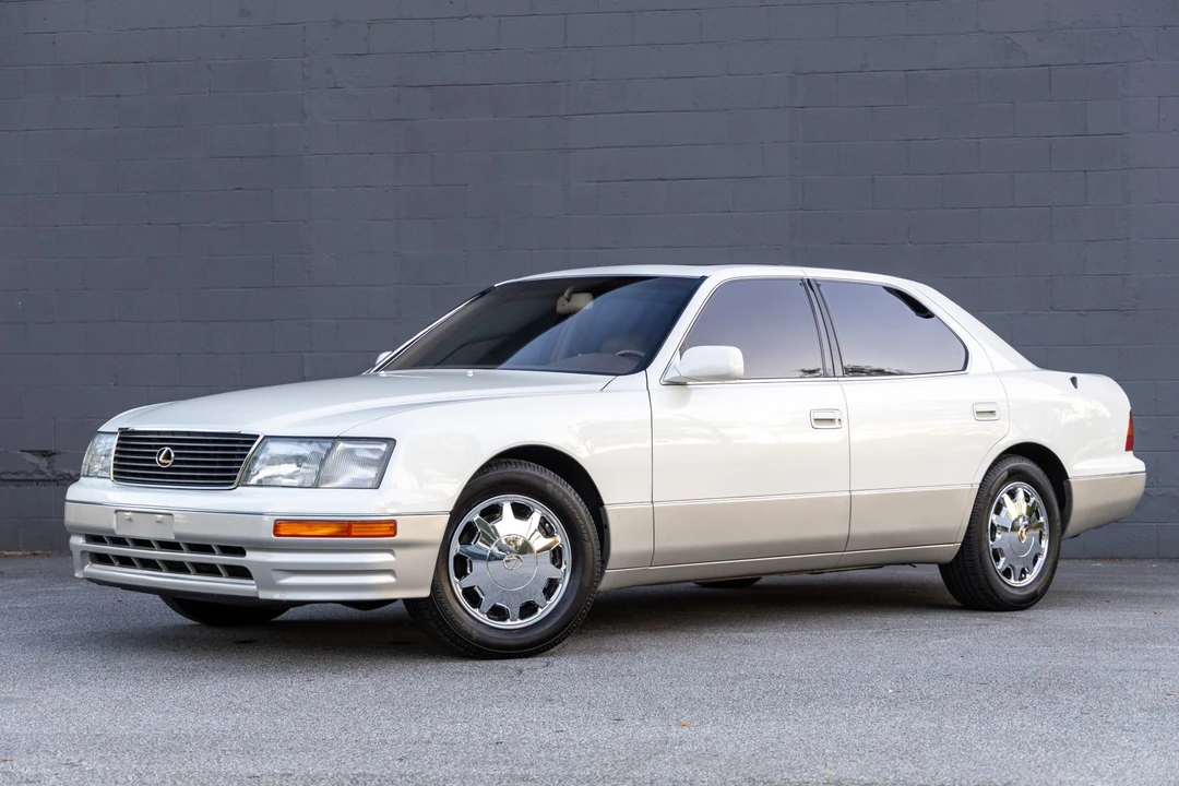 1996 Lexus LS 2nd Gen - Image 2 of 31