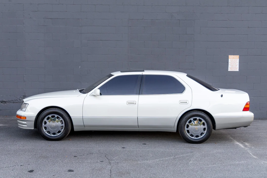 1996 Lexus LS 2nd Gen - Image 30 of 31