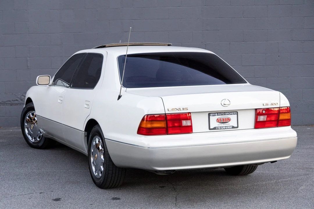 1996 Lexus LS 2nd Gen - Image 27 of 31
