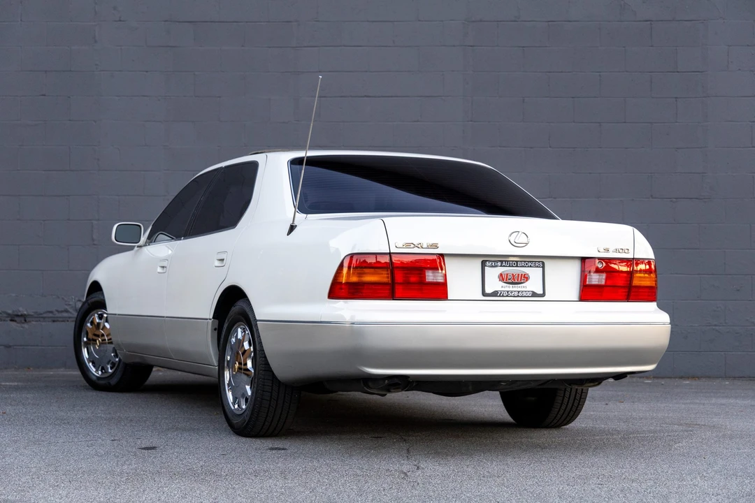 1996 Lexus LS 2nd Gen - Image 26 of 31