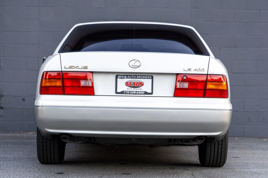 1996 Lexus LS 2nd Gen - Image 23 of 31