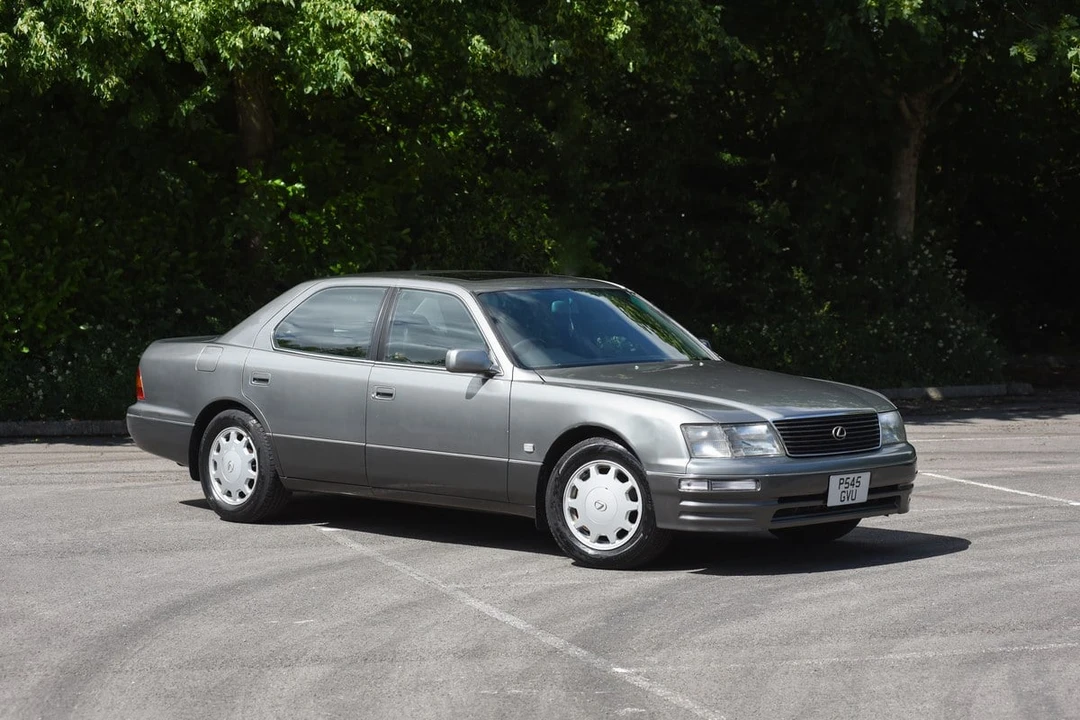 1996 Lexus LS 2nd Gen - Image 10 of 30