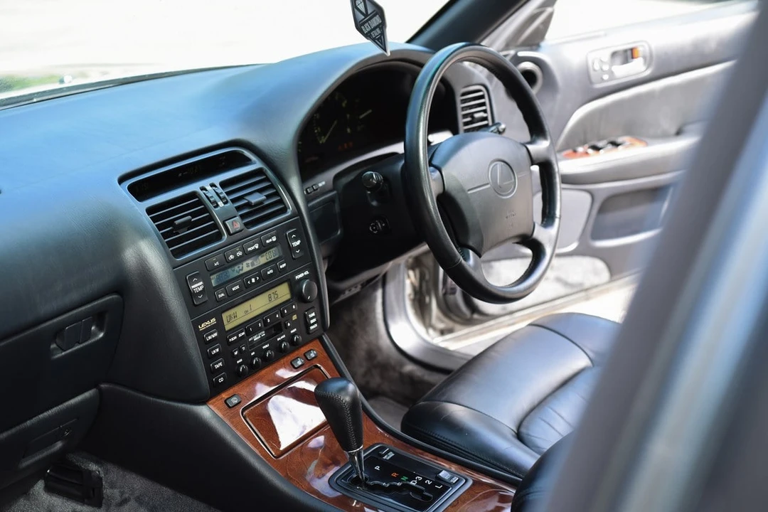 1996 Lexus LS 2nd Gen - Image 2 of 30