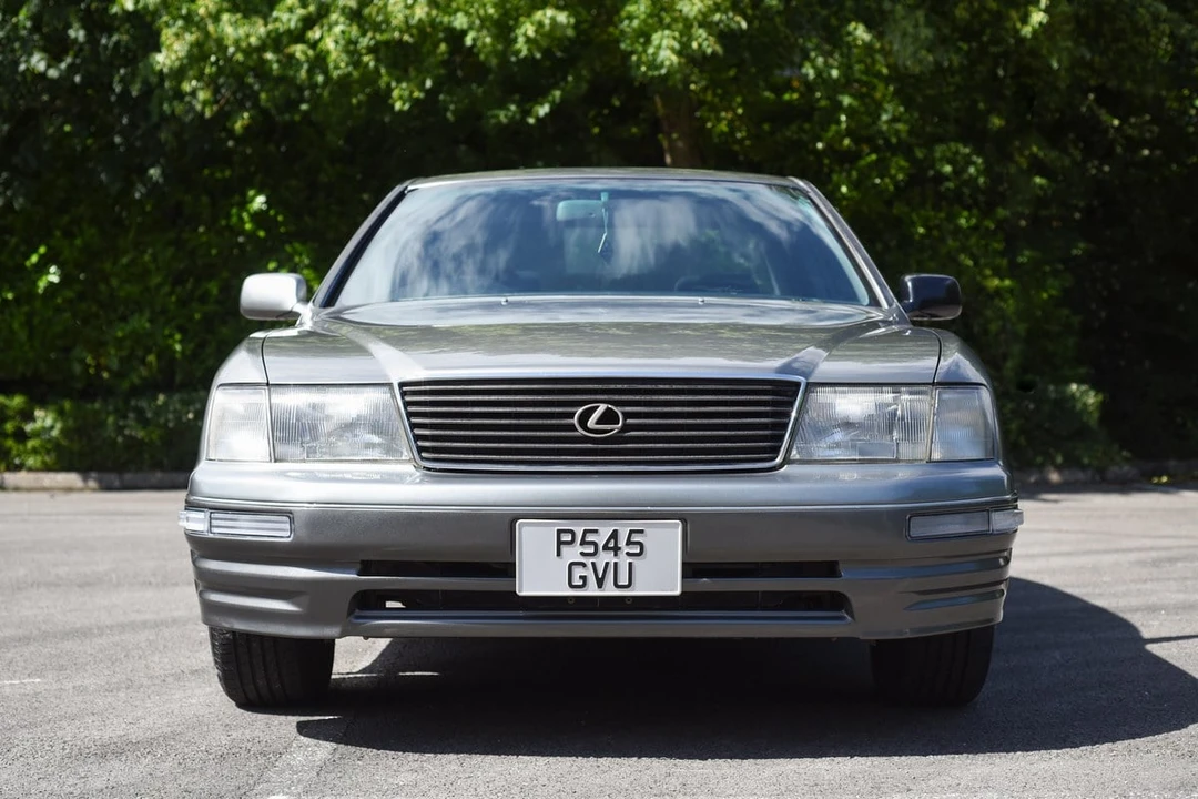 1996 Lexus LS 2nd Gen - Image 10 of 30