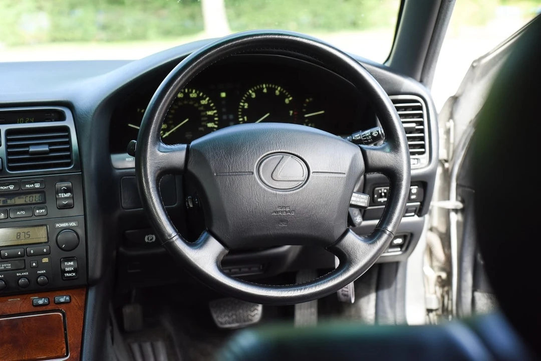 1996 Lexus LS 2nd Gen - Image 22 of 30