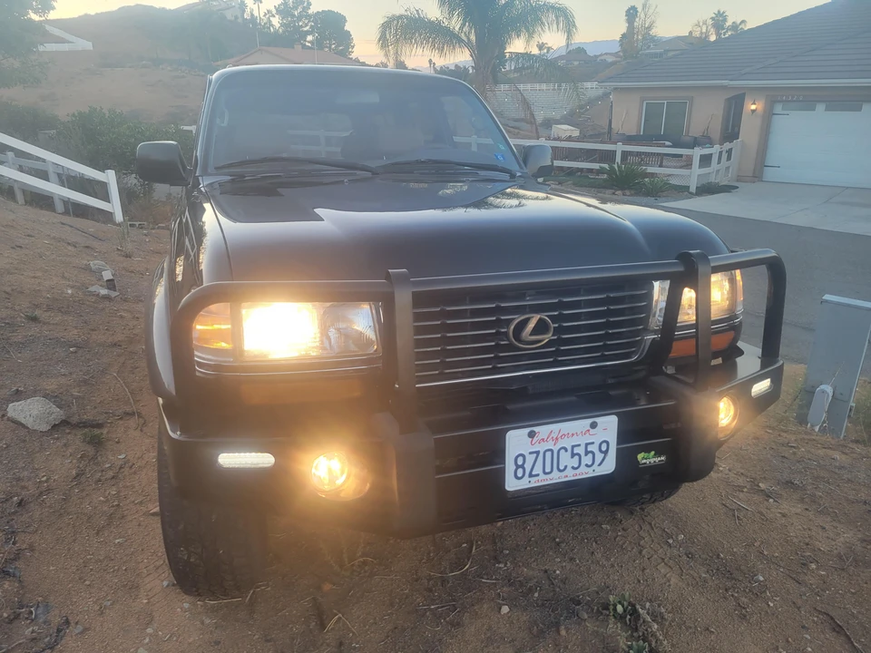1996 Lexus LX 1st Gen - Image 13 of 19