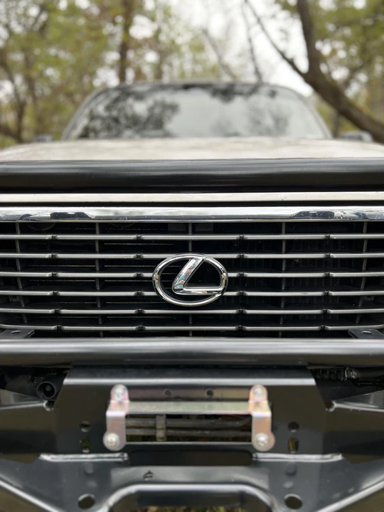 1996 Lexus LX 1st Gen - Image 10 of 31