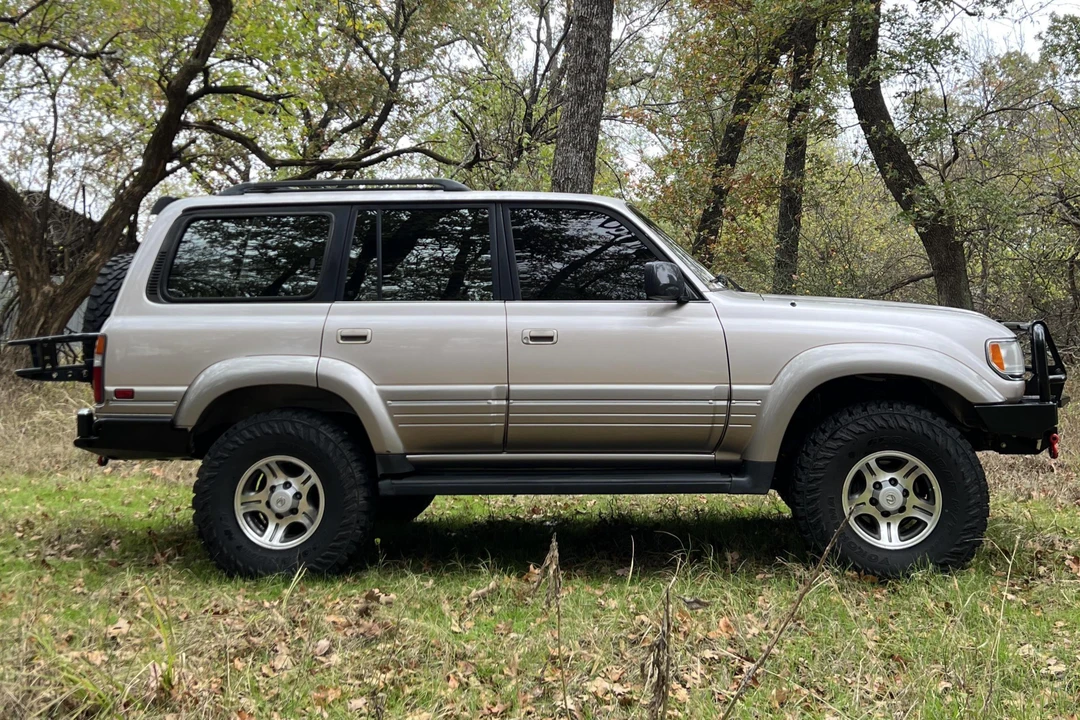 1996 Lexus LX 1st Gen - Image 3 of 31