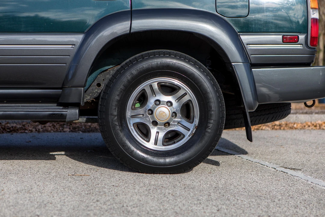 1996 Lexus LX 1st Gen - Image 19 of 31