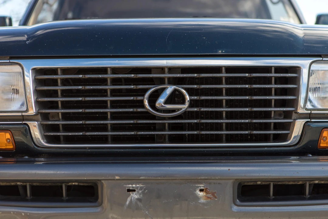 1996 Lexus LX 1st Gen - Image 17 of 31
