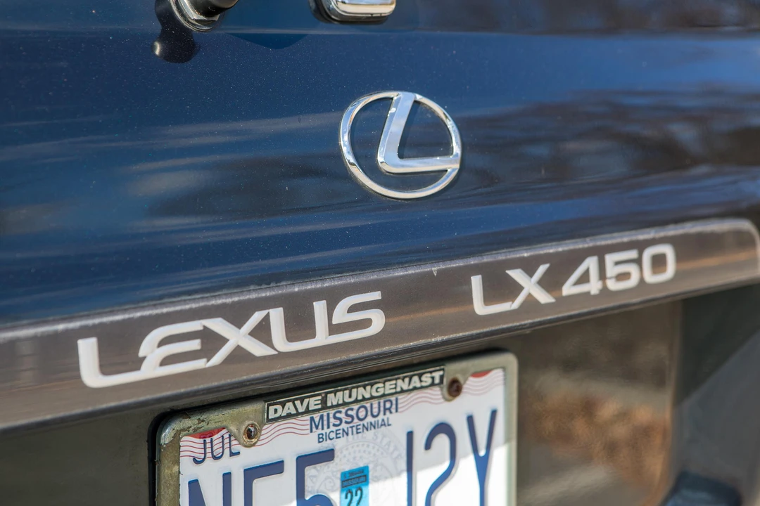 1996 Lexus LX 1st Gen - Image 25 of 31