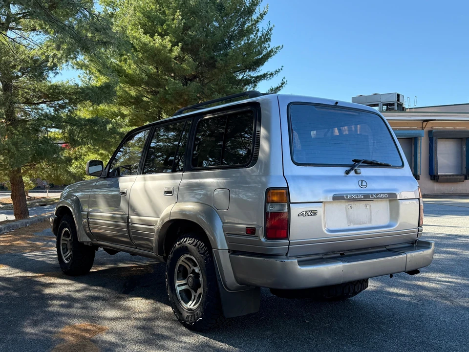 1996 Lexus LX 1st Gen - Image 17 of 31