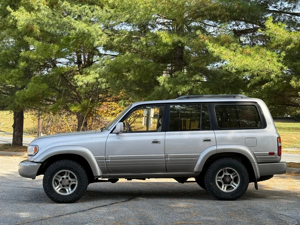 1996 Lexus LX 1st Gen - Image 16 of 31