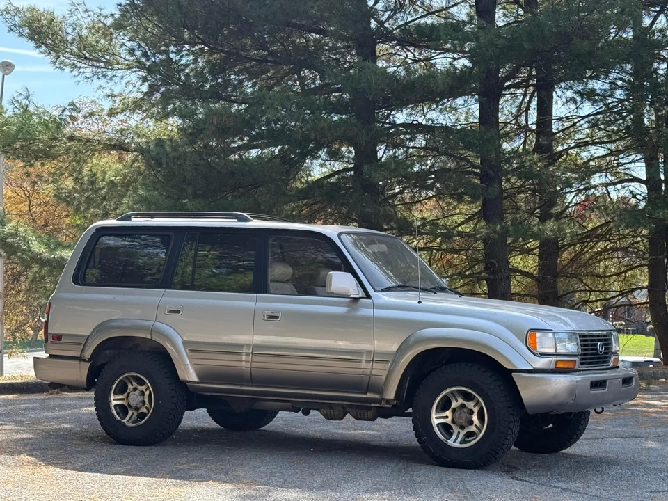 1996 Lexus LX 1st Gen - Image 25 of 31