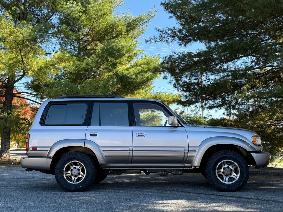 1996 Lexus LX 1st Gen - Image 21 of 31