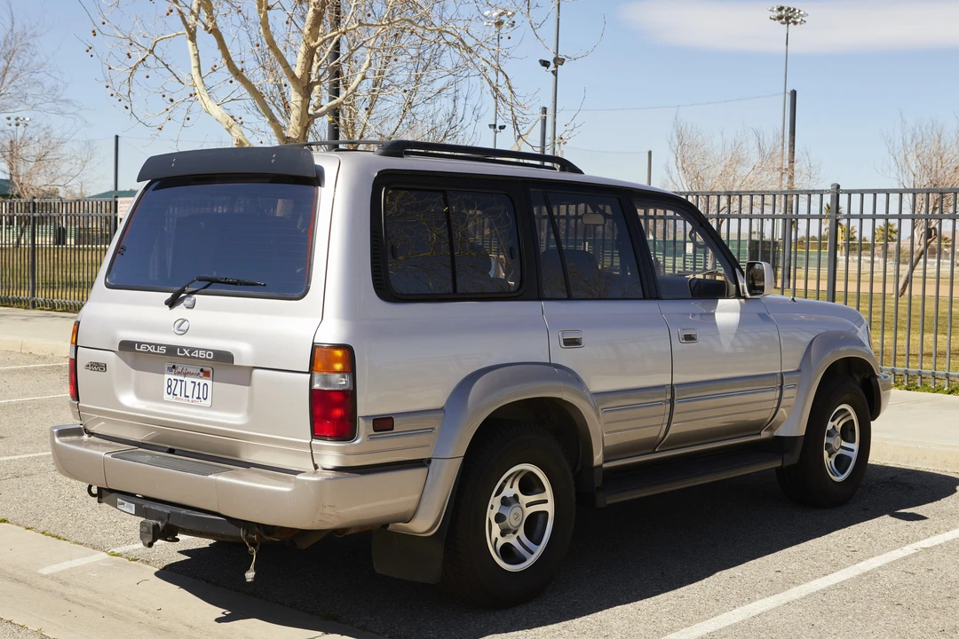 1996 Lexus LX 1st Gen - Image 11 of 31