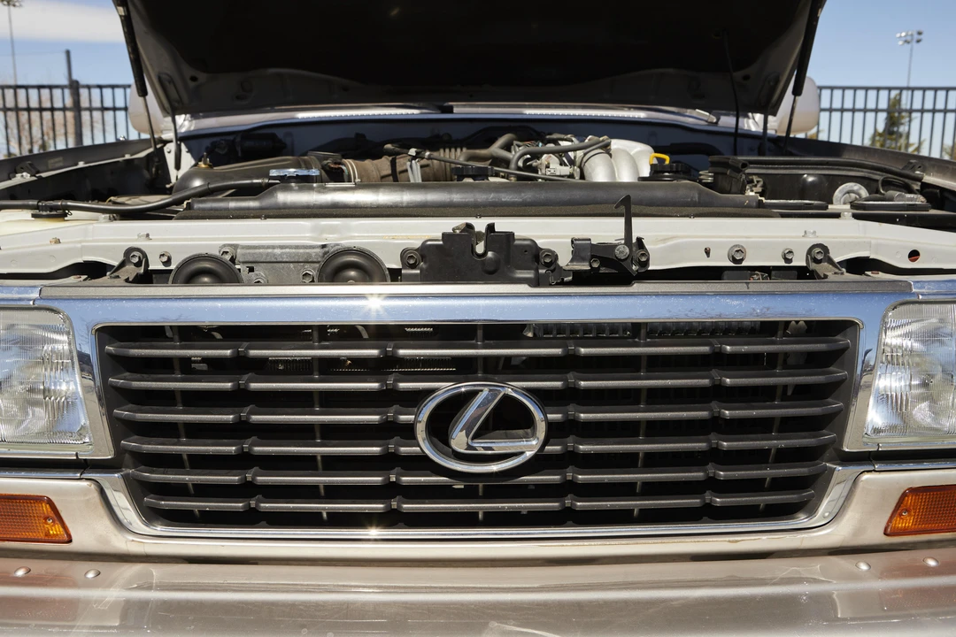 1996 Lexus LX 1st Gen - Image 17 of 31