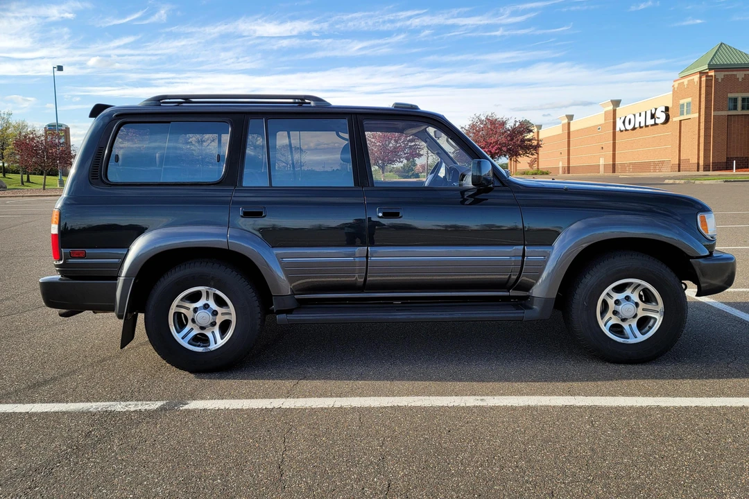 1996 Lexus LX 1st Gen - Image 4 of 31
