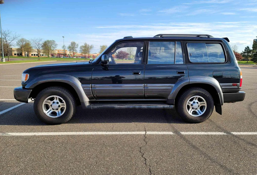 1996 Lexus LX 1st Gen - Image 13 of 31