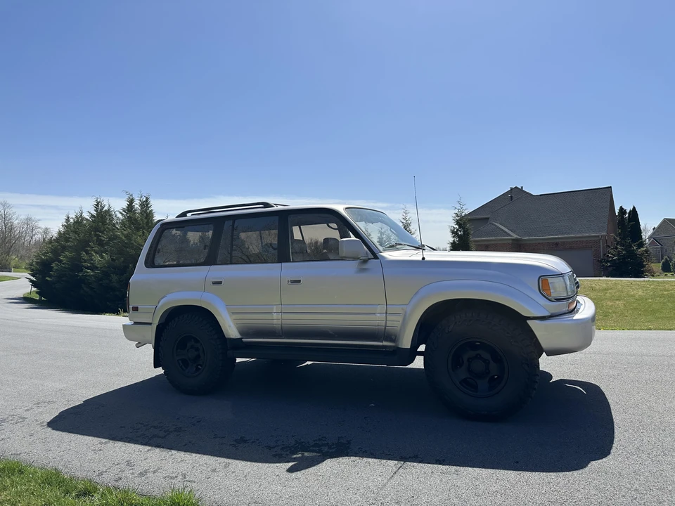 1996 Lexus LX 1st Gen - Image 24 of 31