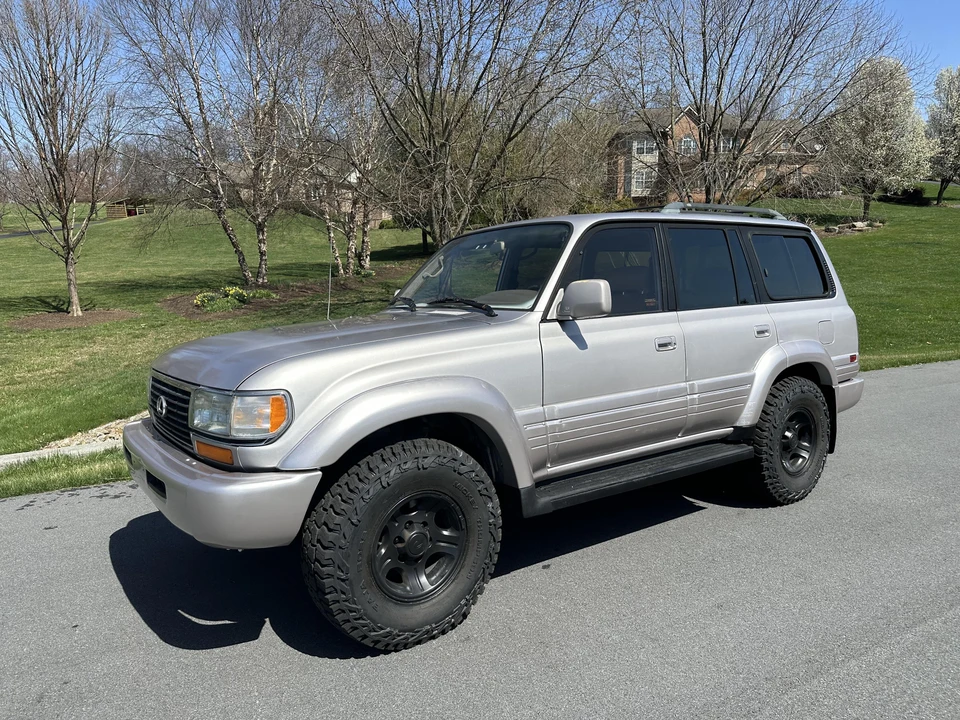 1996 Lexus LX 1st Gen - Image 10 of 31