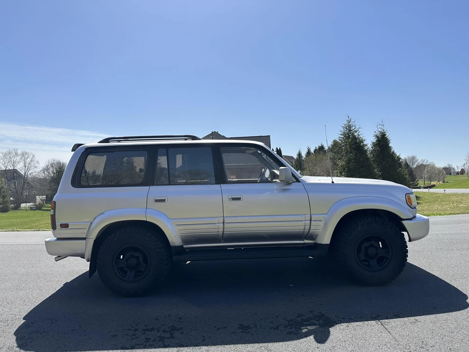 1996 Lexus LX 1st Gen - Image 21 of 31