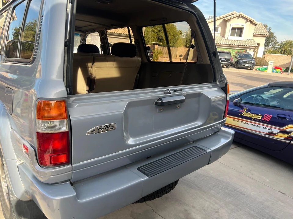 1996 Lexus LX 1st Gen - Image 26 of 31