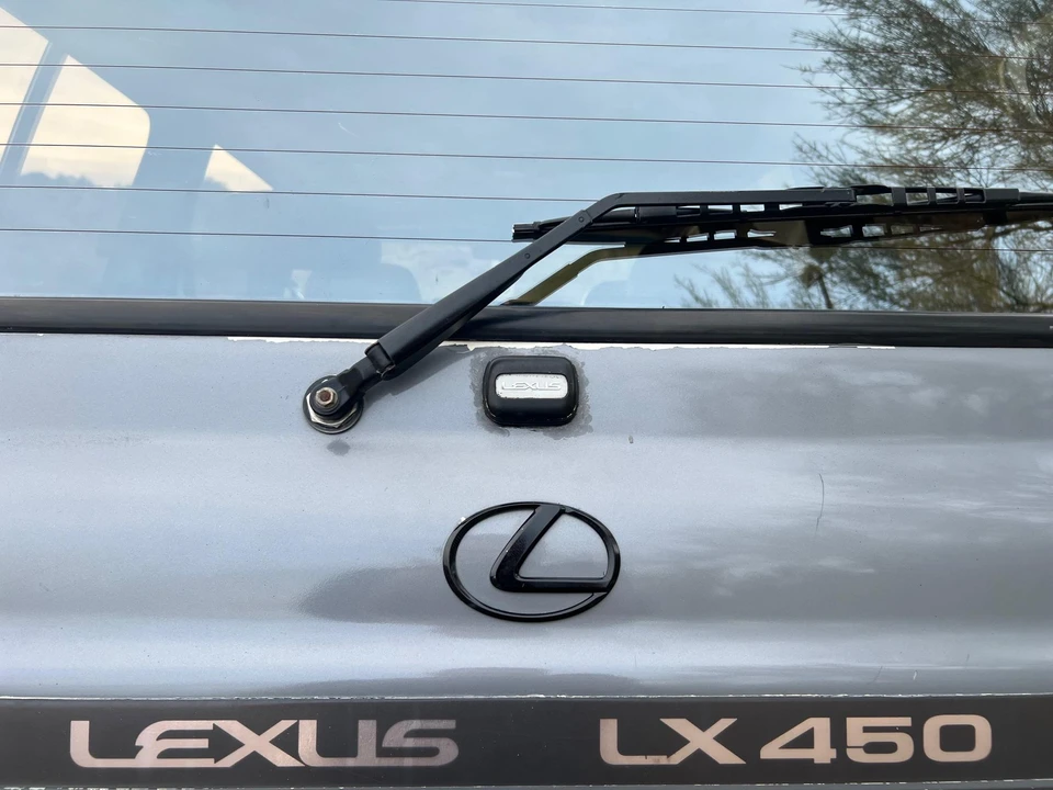 1996 Lexus LX 1st Gen - Image 28 of 31