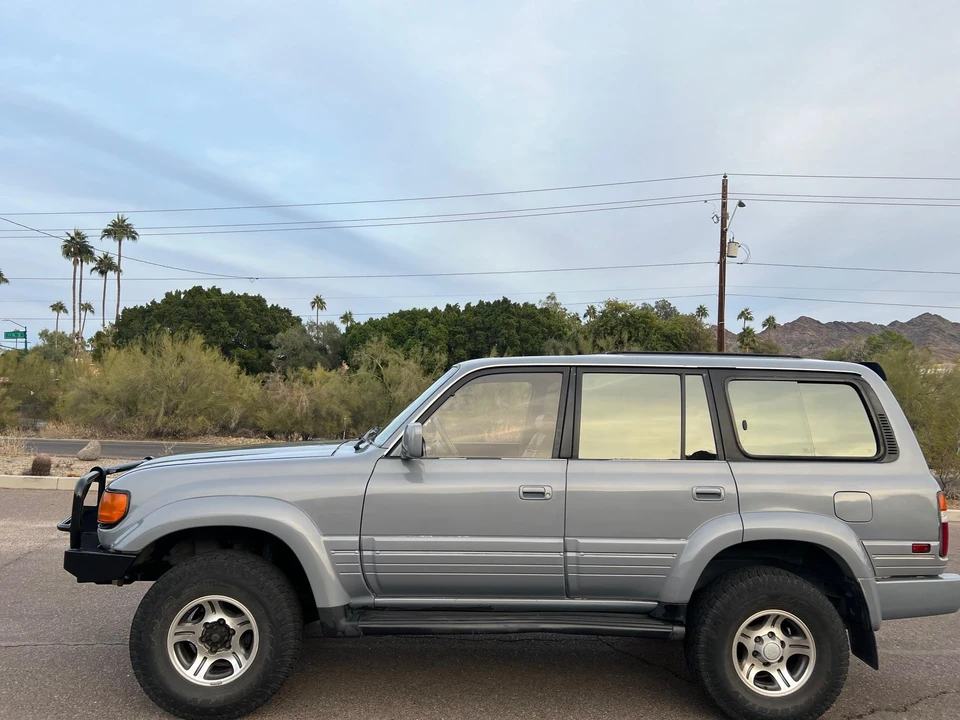 1996 Lexus LX 1st Gen - Image 9 of 31