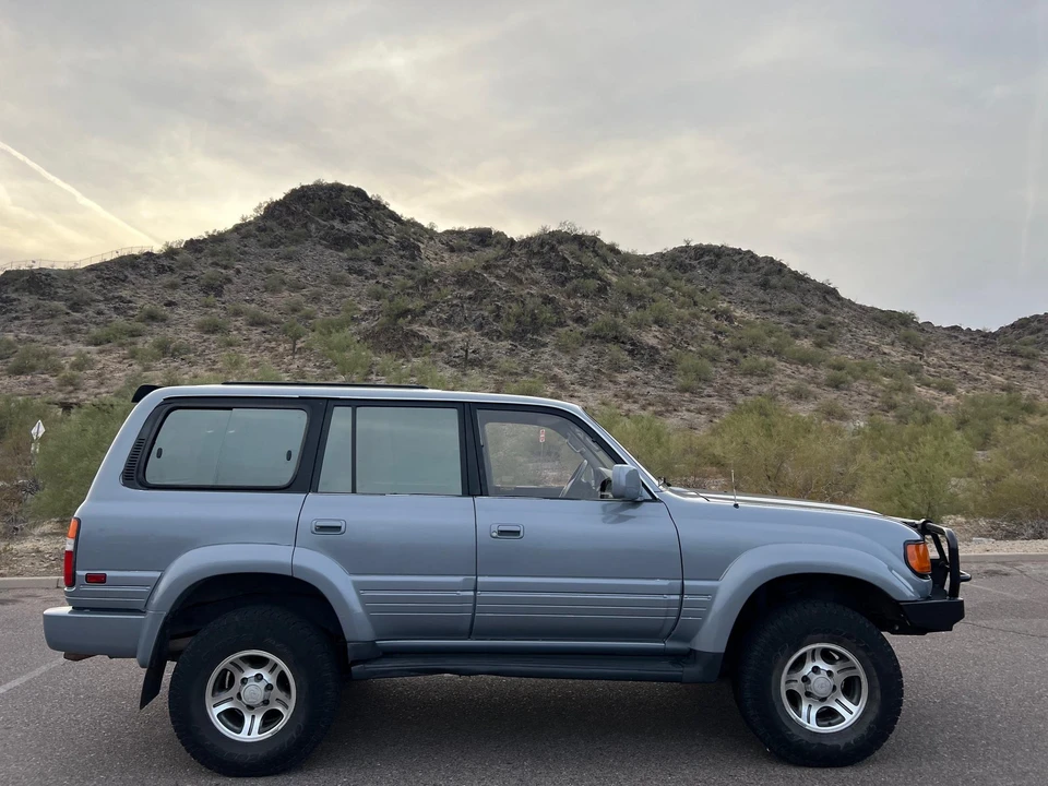 1996 Lexus LX 1st Gen - Image 14 of 31