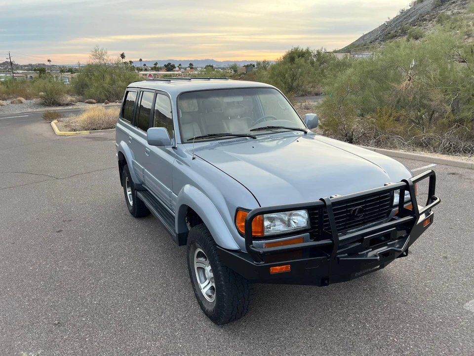 1996 Lexus LX 1st Gen - Image 17 of 31