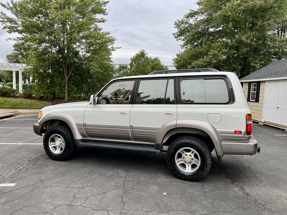 1996 Lexus LX 1st Gen - Image 9 of 31