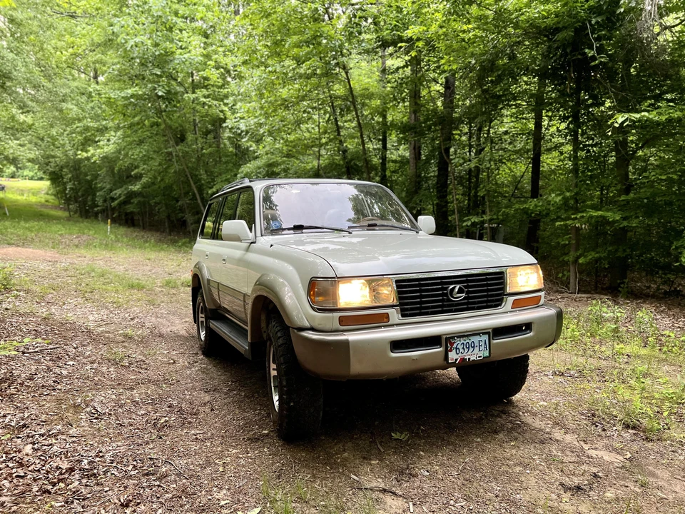 1996 Lexus LX 1st Gen - Image 19 of 31